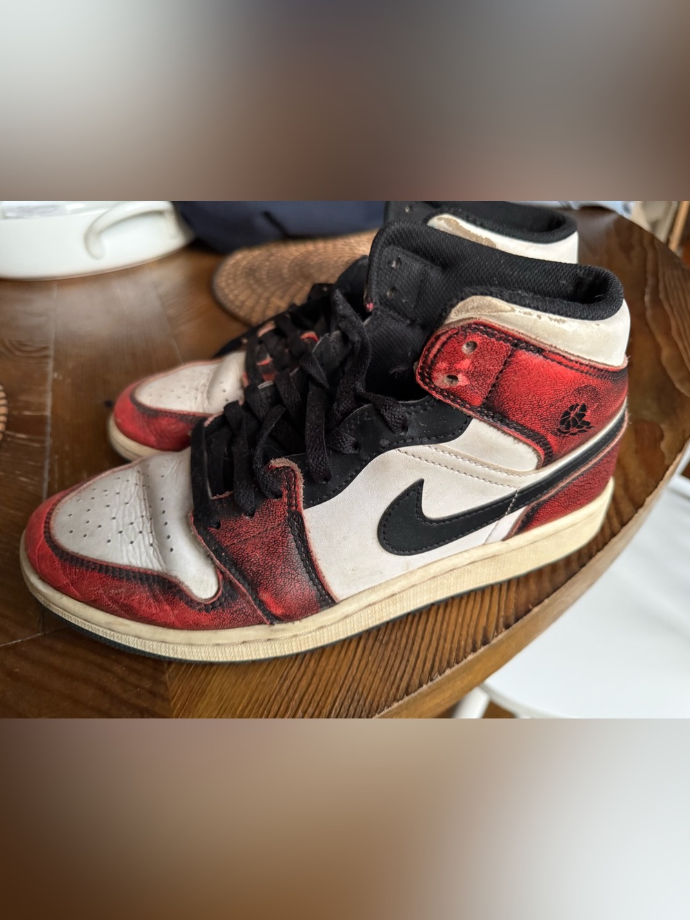 Nike Air Jordan 1 Mid Se Wear-away Chicago Red Shoes size 9 mens